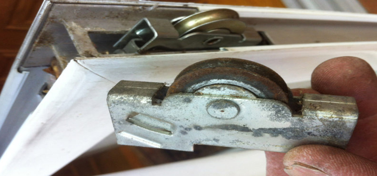 screen door roller repair in Bracebridge